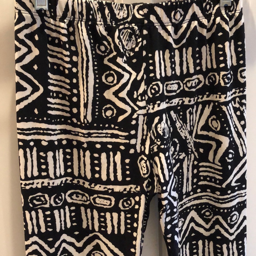 Soft cotton blend abstract tribal print high waist leggings